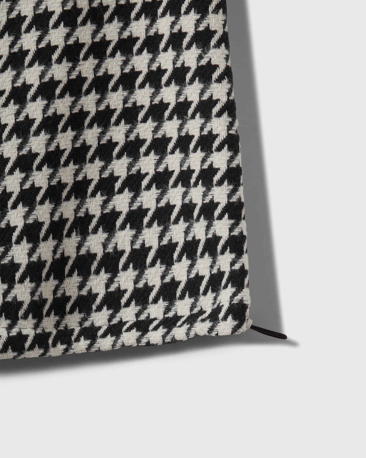 Houndstooth Patch Pocket Belted Trouser in Navy & White