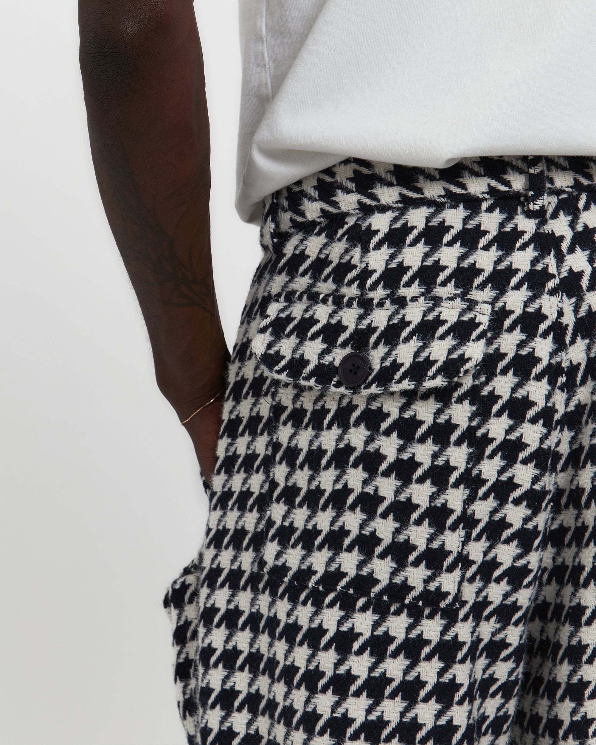 Houndstooth Patch Pocket Belted Trouser in Navy & White