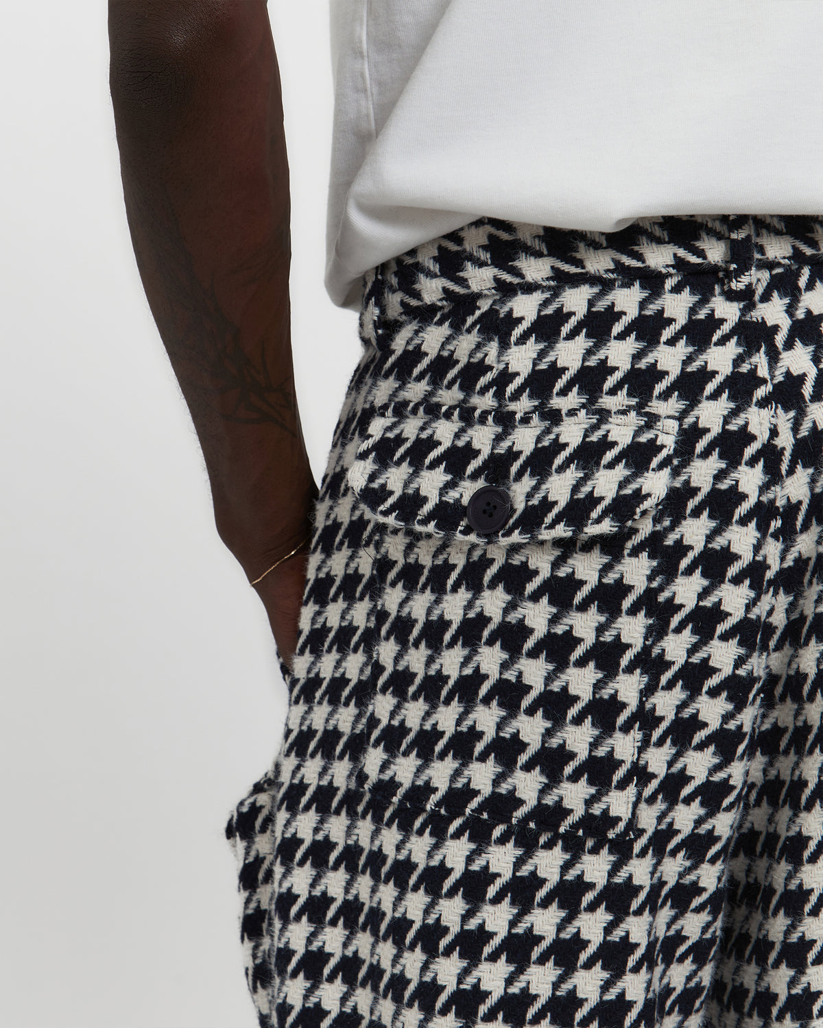 Houndstooth Patch Pocket Belted Trouser in Navy & White