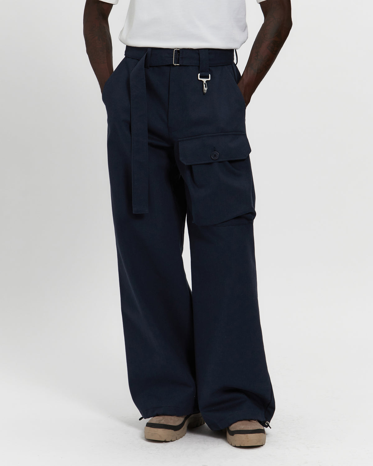 Cotton Twill Patch Pocket Belted Trouser in Navy