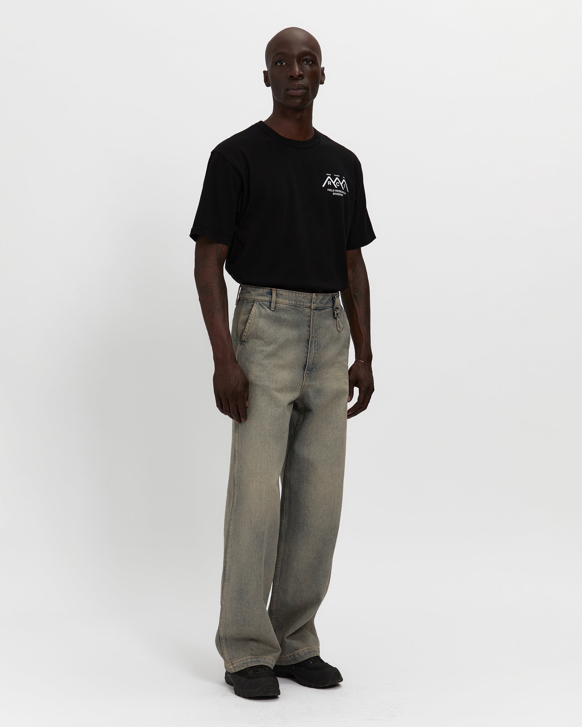 Washed Denim Concealed Button Straight Leg Jean