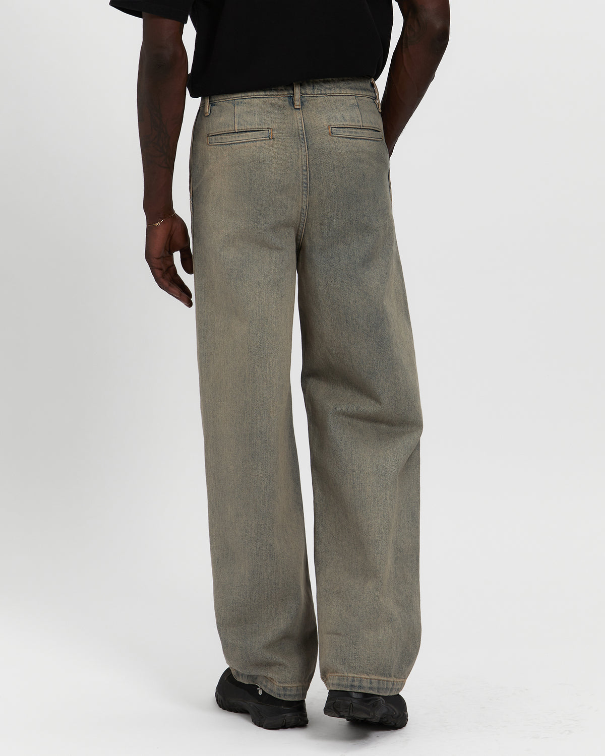 Washed Denim Concealed Button Straight Leg Jean