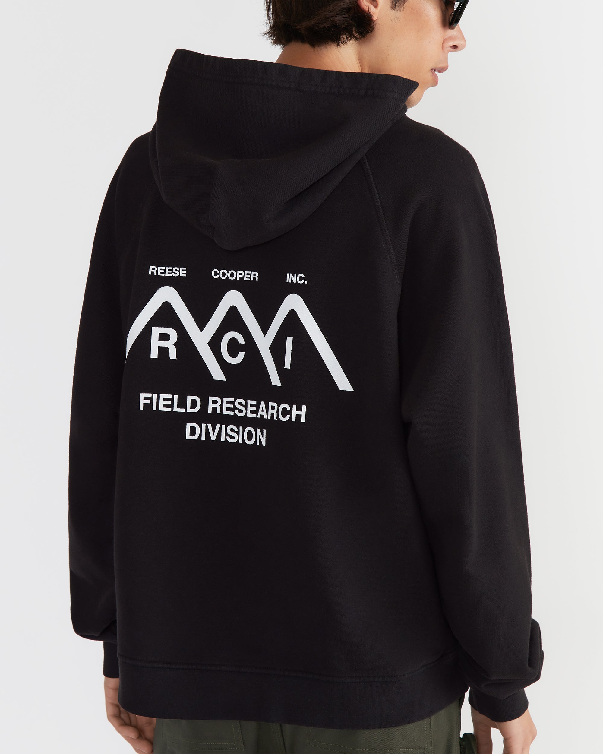 bid regnskyl kim Mountain Logo Hooded Sweatshirt in Black – REESE COOPER®